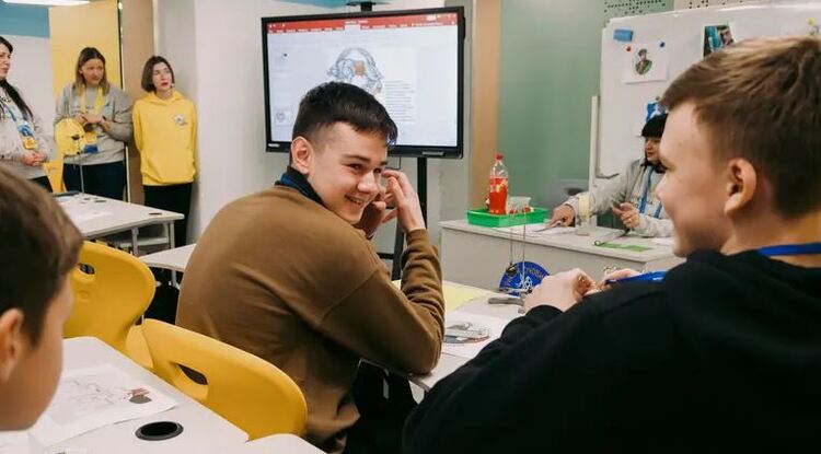 "Тривожні кпопки" та чіткі правила: президент підписав закон про заходи безпеки у школах