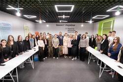 У Києві відкрили освітній «Простір реальних навичок» для школярів і студентів