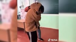 У поліції Буковини розпочали кримінальне провадження щодо побиття 16-річного хлопця однолітком під час перерви у школі