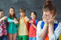Відповідальність за булінг можуть збільшити до одного року: Рада хоче посилити відповідальність
