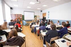 Майже 110 тисяч київських школярів повернулися до очного навчання після канікул