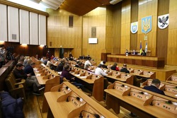 Івано-Франківська міська рада прийняла звернення щодо призупинення реорганізації закладів загальної середньої освіти