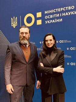 «Захист України», мовне питання та зарплати вчителів. Головні тези з інтерв’ю Оксена Лісового