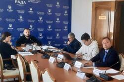 «Золота лихоманка» в освіті, або чому НУШ потребує «золота» знань, а не «лопат» тендерів…