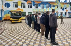 Чи мають батьки фінансувати практичні заняття старшокласників у навчально-тренувальних центрах?