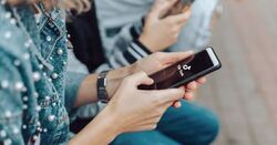 На Львівщині суд оштрафував матір школяра за булінг вчителів у TikTok