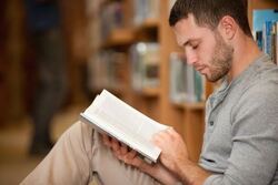 Чи варто вчитися програмуванню по книгах у епоху AI та відеокурсів