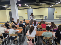 Київські школи поступово розширюють очний формат навчання з урахуванням безпекової ситуації