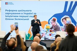 Ще п’ять фабрик-кухонь планують створити в Україні: громади підписали меморандуми про реалізацію проєктів