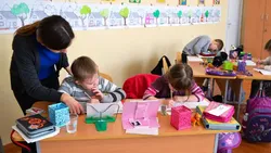 Кабмін скасував паперові журнали інклюзивних занять у школах і дитсадках: що зміниться для батьків з 1 жовтня